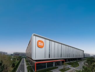 Container inteligente da Xiaomi na sede ambiental mercantil, destaque em inovação e tecnologias sustentáveis.