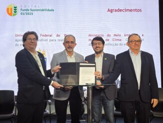 Reconhecimento da assinatura do acordo de sustentabilidade entre instituições ambientais, destacando o compromisso com a preservação ambiental e energias renováveis no Brasil.