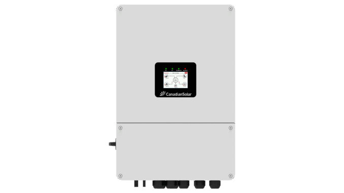 Sistema de monitoramento de energia solar em instalação industrial, com display digital e controle de eficiência energética, promovendo sustentabilidade ambiental.