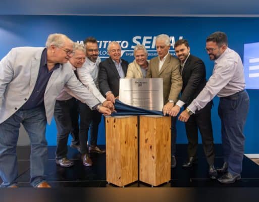 Representantes de sindicatos do setor na inauguração do novo Centro. Foto: Divulgação Vinícius Magalhães | Firjan

