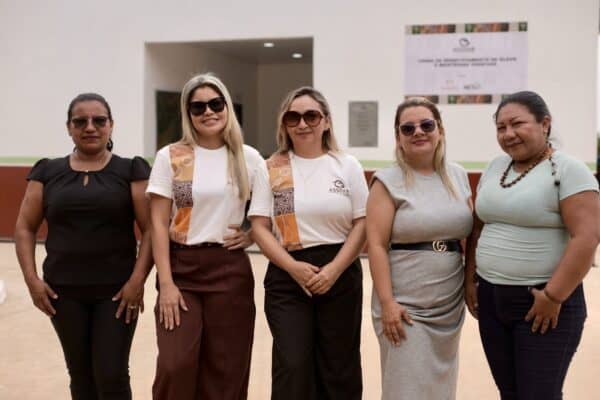 Liderança feminina e indígena da ASSOAB. Foto: Laryssa Gaynett/ Natura
