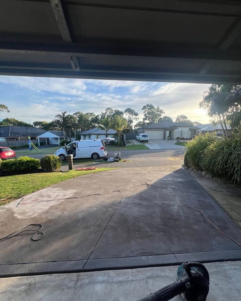 Concrete driveway before resurfacing in Rosebud Melbourne