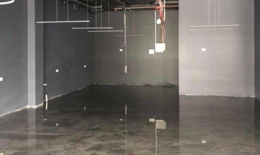 Commercial epoxy flooring Melbourne smooth grey high gloss epoxy floor coating
