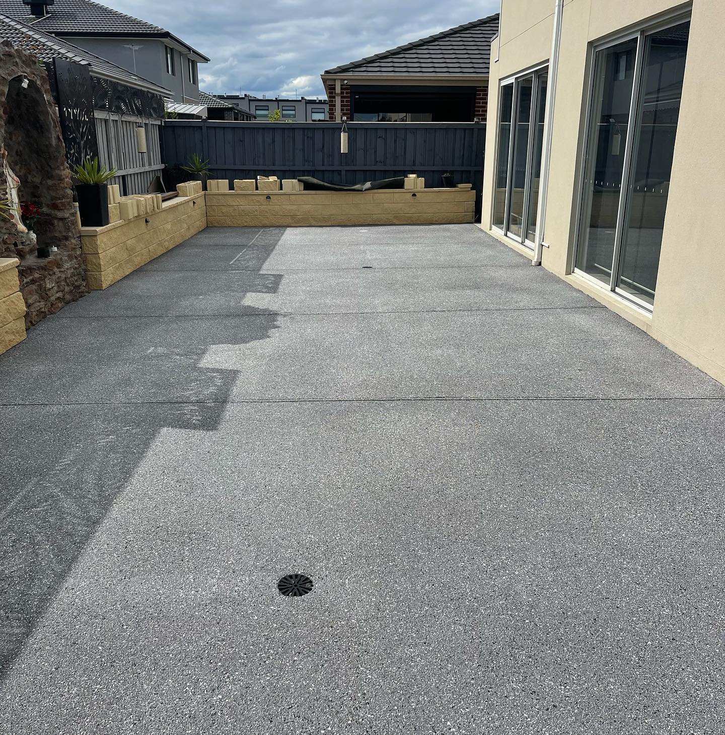 Spray-on paving driveway resurfacing