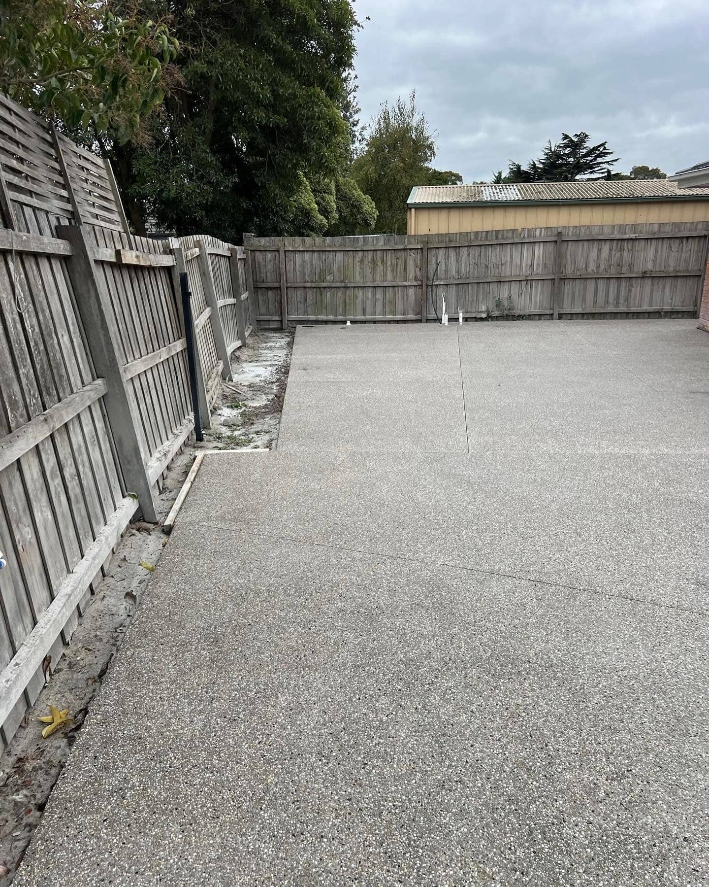 Exposed aggregate concrete driveway resurfacing