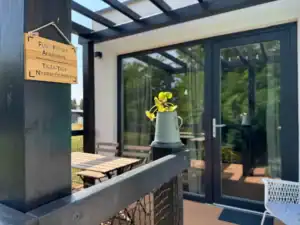 Füstifecske apartman felirat