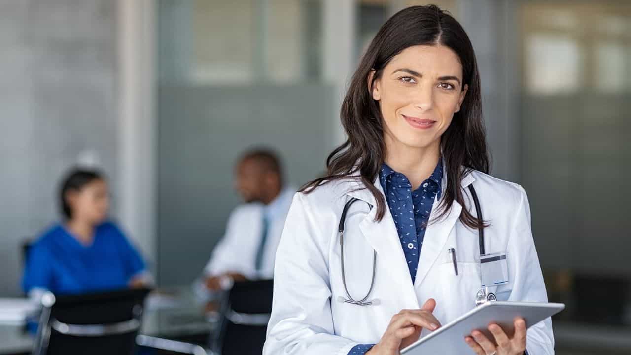 An APRN provides patient care.