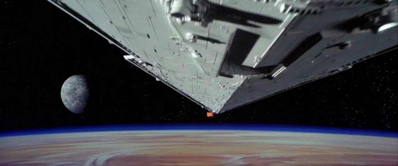 Destroyer chasing Leia's shuttle