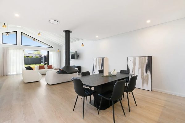 5 Bedroom House – 13A Alice St