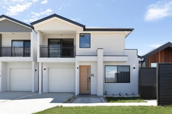 5 Bedroom House – 13A Alice St
