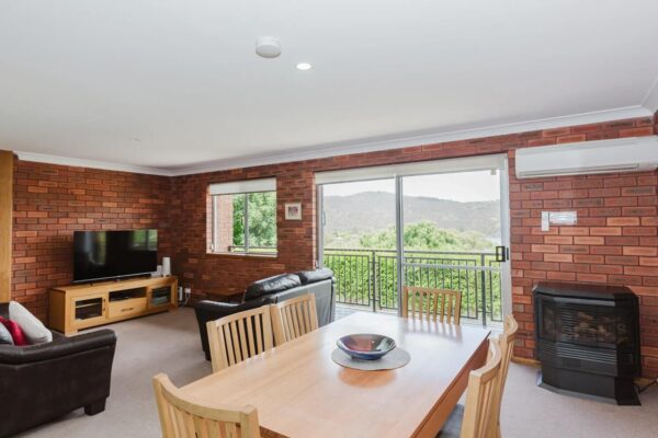 3 Bedroom Apartment – Ollies Place