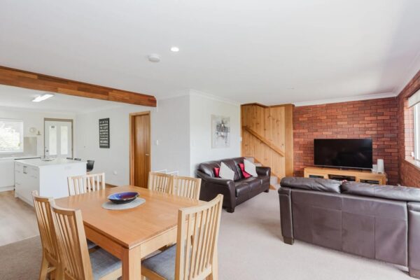 3 Bedroom Apartment – Ollies Place