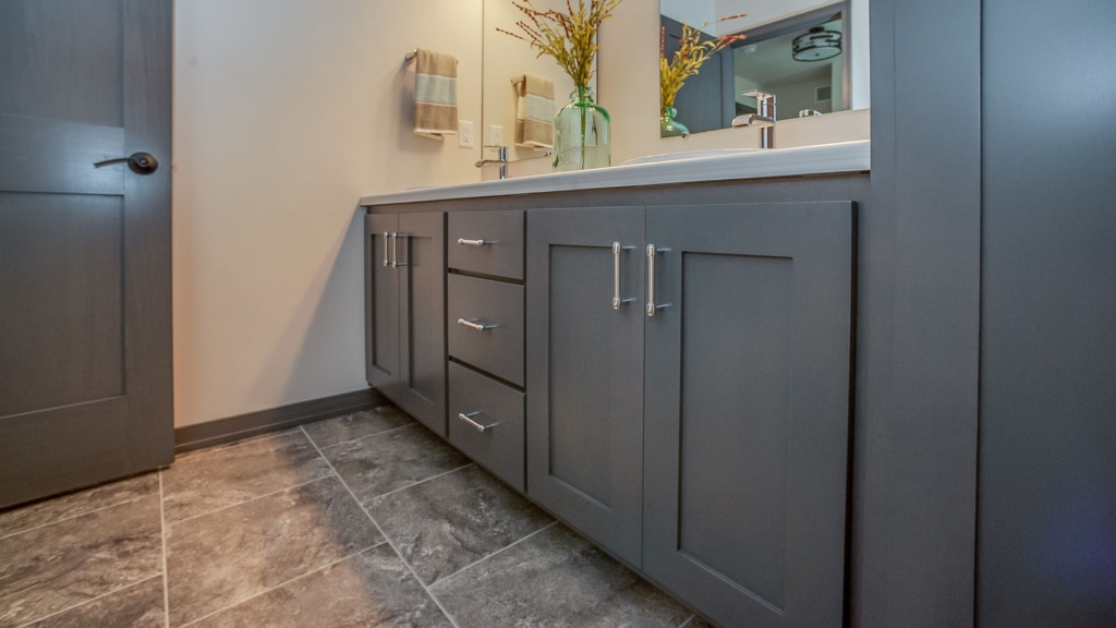 Rustic farmhouse bathroom vanity design.