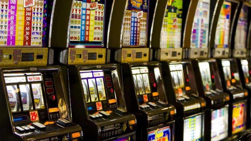 bn 64 de aparate de jocuri de noroc ridicate de politisti urma unor controale ample1365231565 86366600