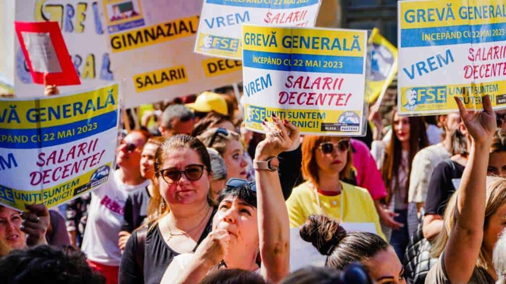 greva protest profesori prefectura 32 scaled large.jpg