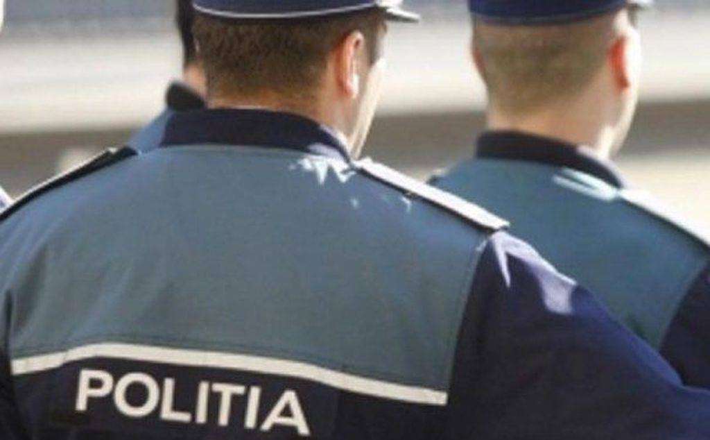 politisti 465x390.jpg