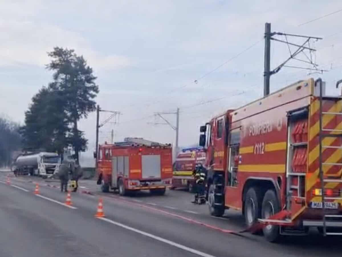 Scurgere de acid sulfuric la Comarnic, autoritățile evacuează zona și restricționează traficul