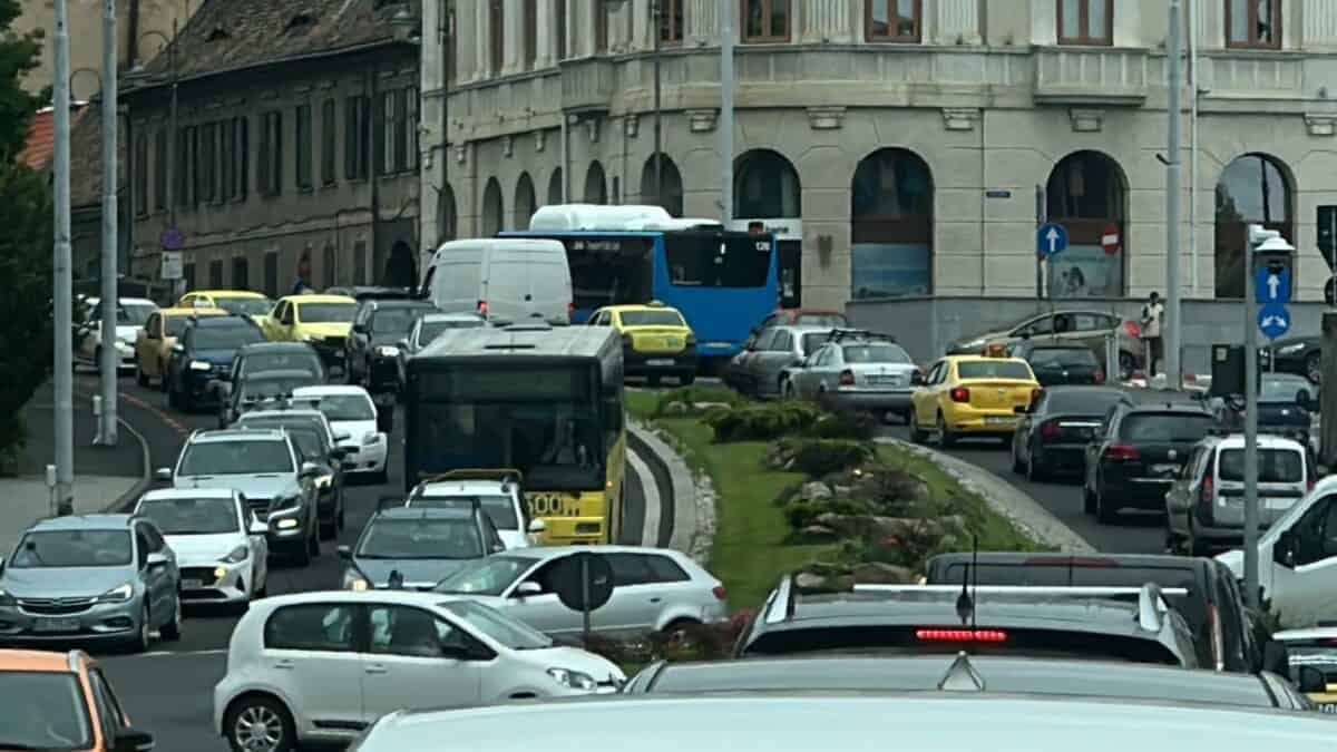 Creșterea alarmantă a prețurilor RCA afectează grav șoferii români în 2025