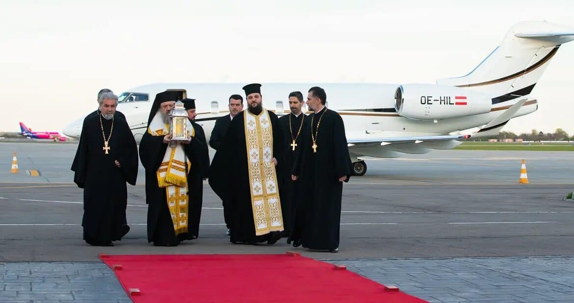 Lumina Sfântă de la Ierusalim ajunge în România pe 19 aprilie la Catedrala Patriarhală