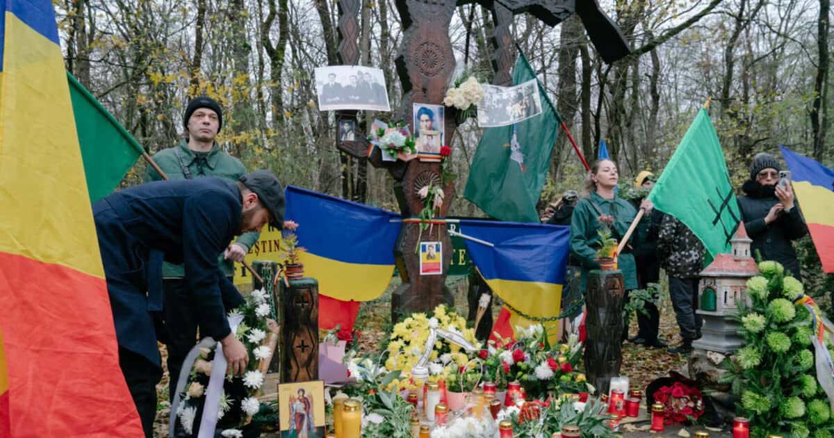 Opt persoane trimise în judecată pentru utilizarea simbolurilor fasciste la Snagov