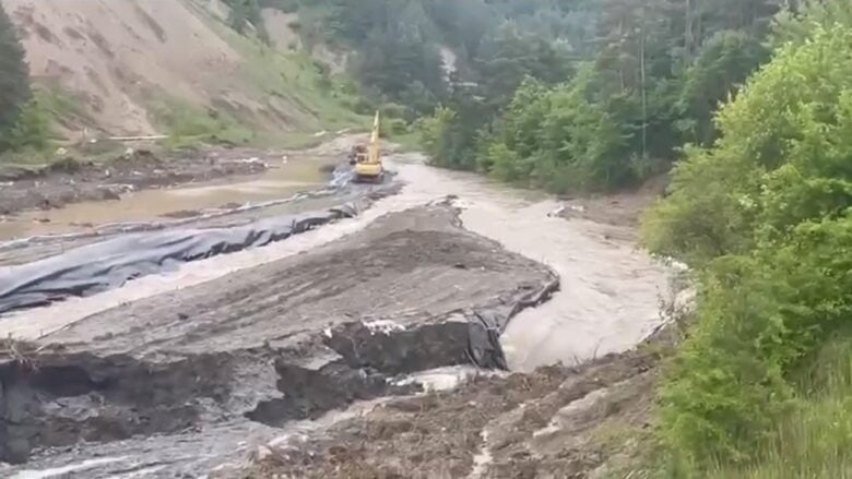 Pericol iminent de sufoziuni în zona Salinei Praid din cauza precipitațiilor abundente