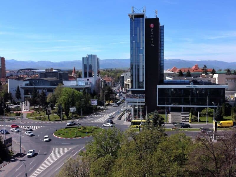 Românii se bucură de un weekend de mai călduros înaintea vremii capricioase