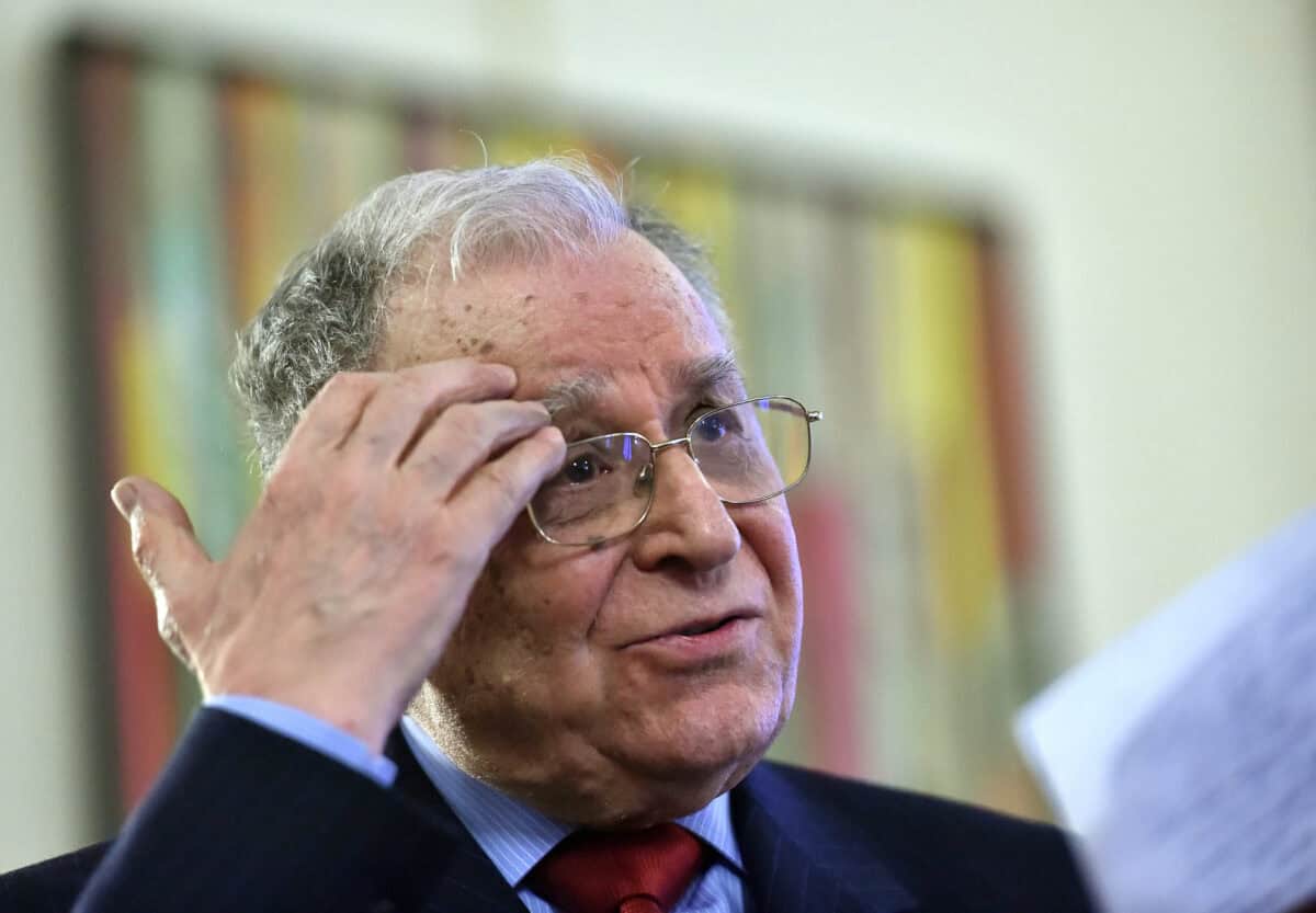 Ion Iliescu, fost președinte al României, diagnosticat cu cancer pulmonar la 94 de ani
