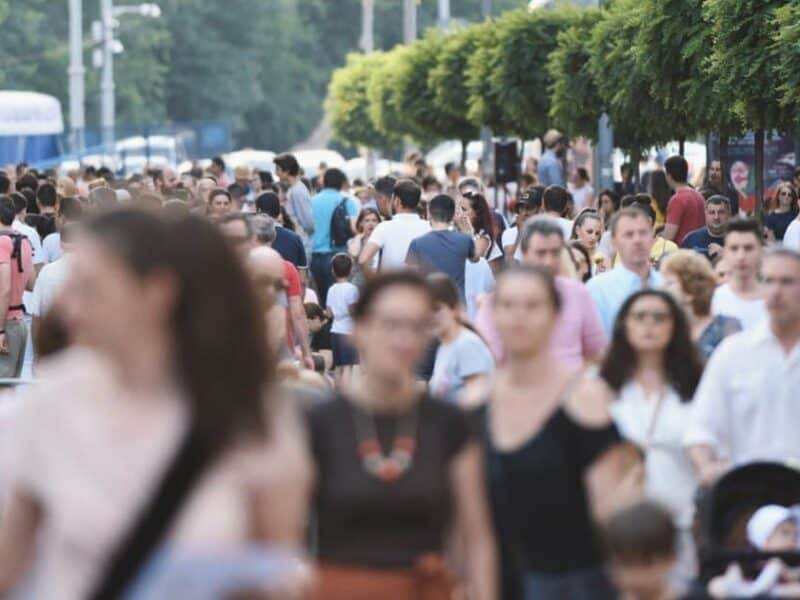 Mii de români sărbătoresc ziua numelui de Sfinții Petru și Pavel