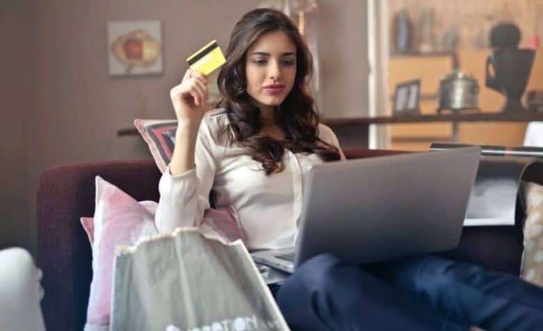 Noi reglementări pentru comerțul online obligă firmele să publice datele de identificare