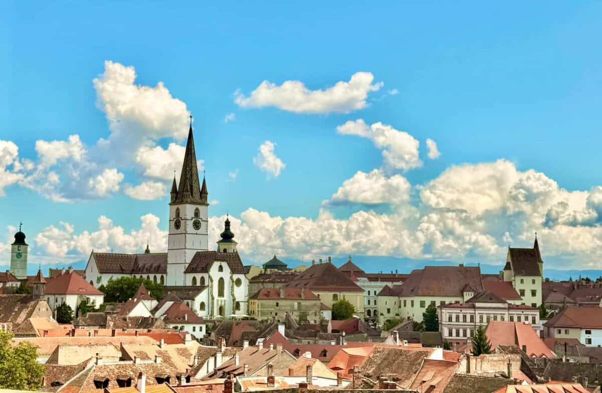 Meteorologii anunță precipitații și temperaturi normale în august în România