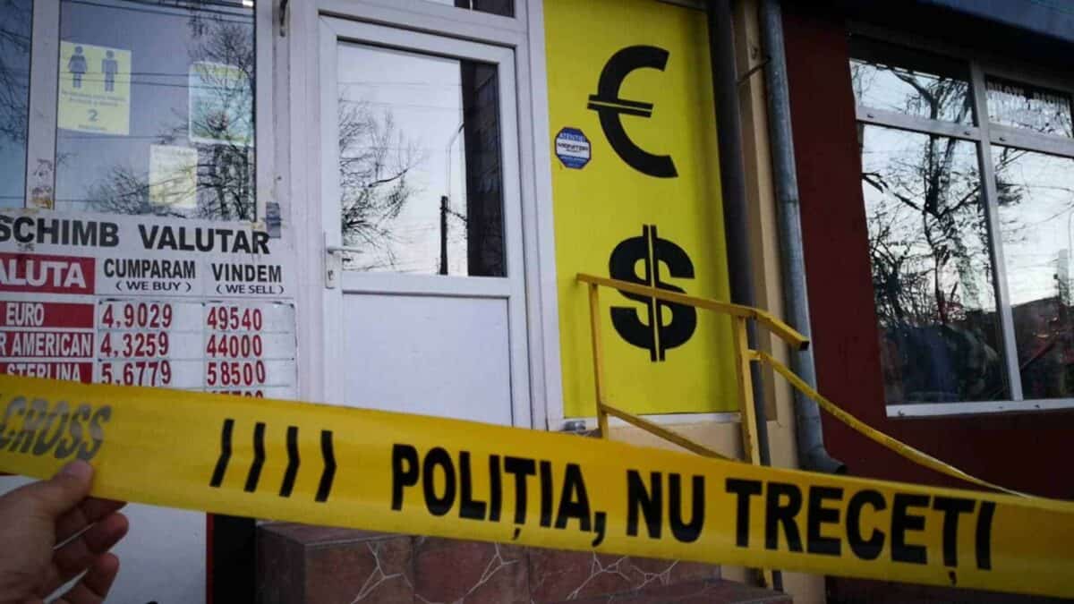 Patru persoane acuzate de tentative de furt calificat la casele de schimb din Timișoara