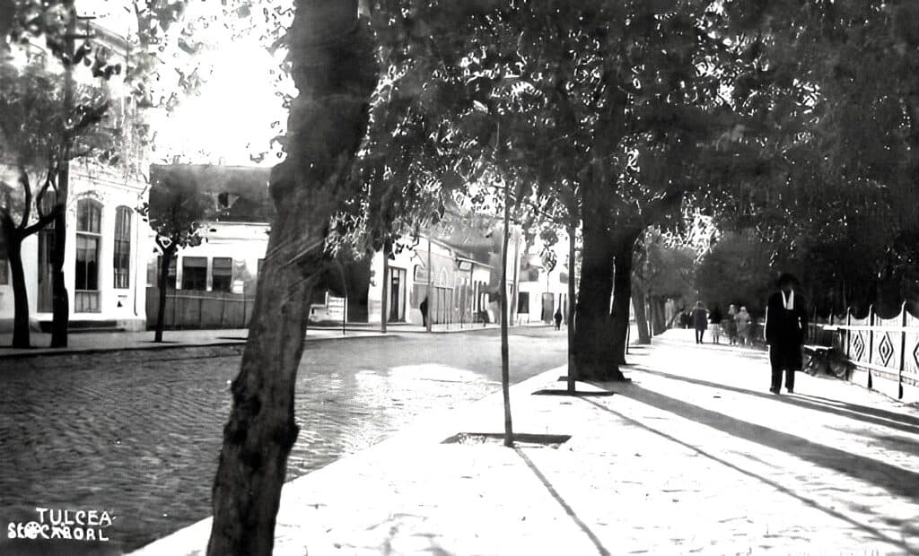 strada carol i in perioada interbelica in partea dreapta se observa gardul parcului e2809emircea