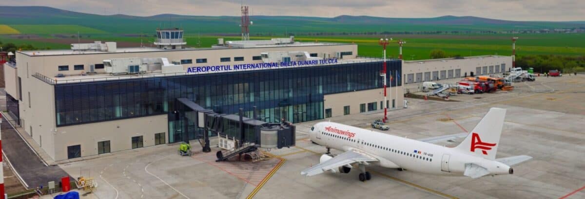 aeroport tulcea 1 avion