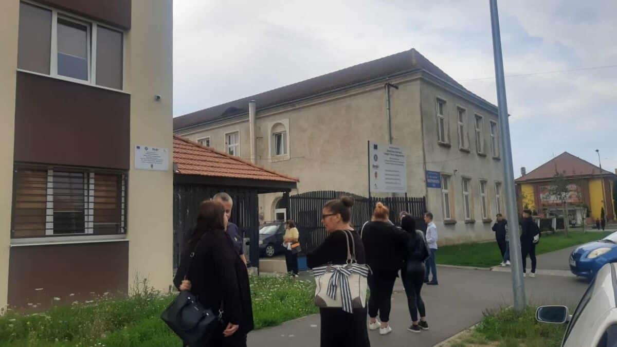 Probele scrise ale examenuui de Bacalaureat încep luni pentru peste 30.200 de candidați