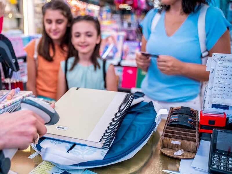 Ministerul Investițiilor anunță prelungirea termenului pentru utilizarea tichetelor educaționale