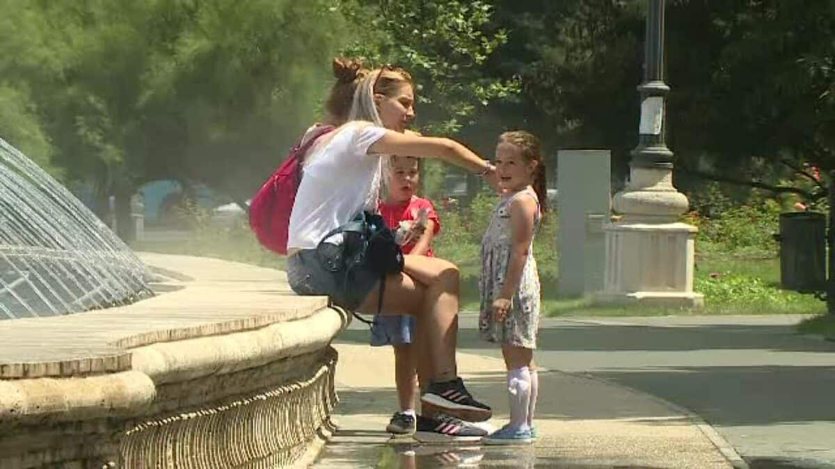 Valul de căldură atingea 36 de grade vineri în vestul țării cu alertă meteo activă