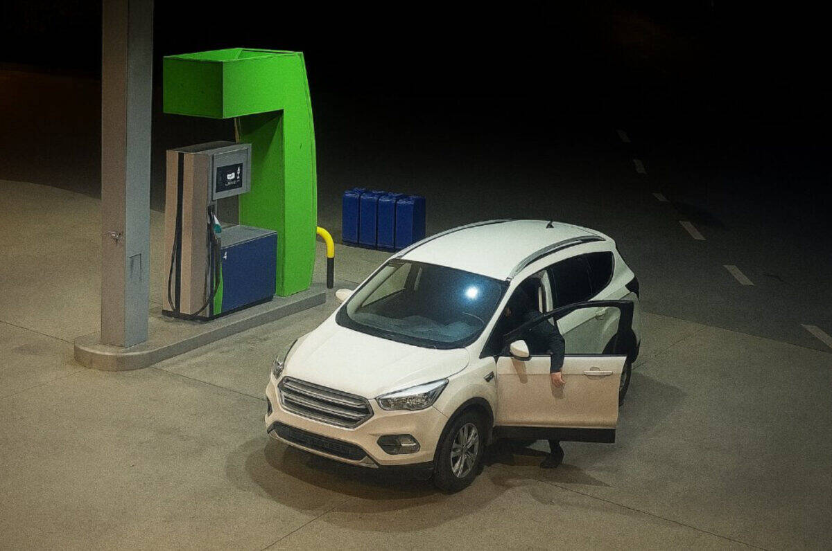 MASINA BENZINARIE FURT