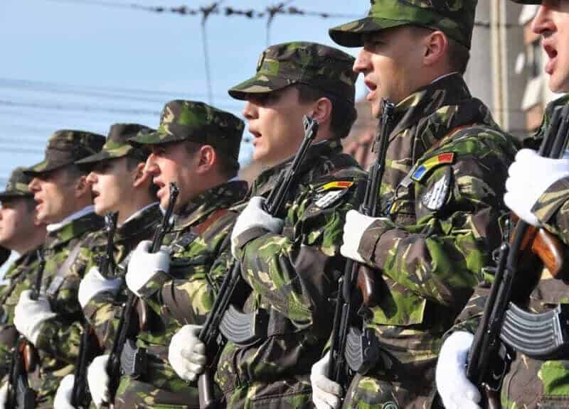 Camera Deputaților aprobă armata voluntară pentru tinerii între 18 și 35 de ani