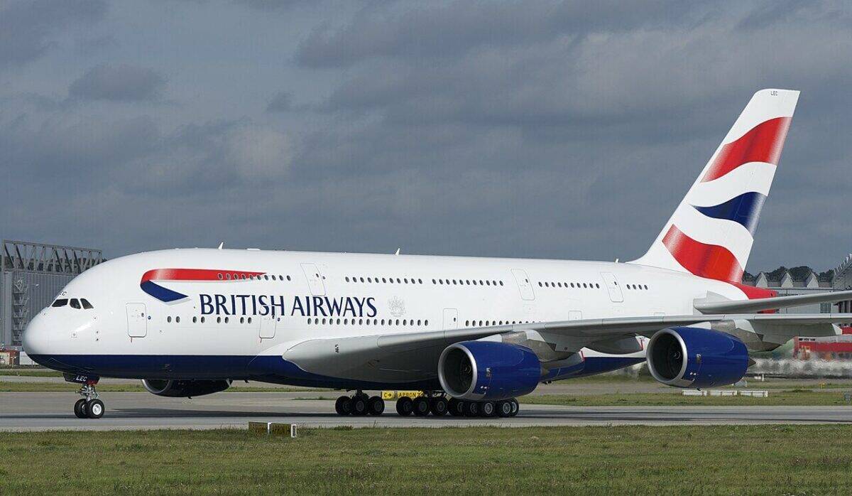 Incidență pe un zbor British Airways aterizat de urgență la Henri Coandă din cauza fumului