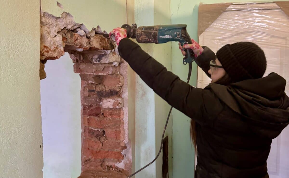 Românii riscă amenzi uriașe pentru renovări neautorizate ale locuințelor