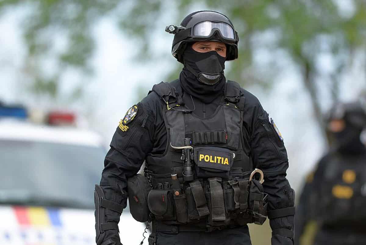 Birouri ale Ministerului Sănătății sigilate în ancheta privind diplomele medicale falsificate