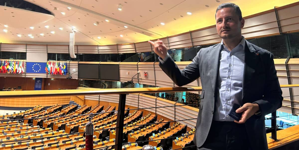 Bursele studenților vor fi restabilite cu fonduri europene datorită lui Nicu Ștefănuță