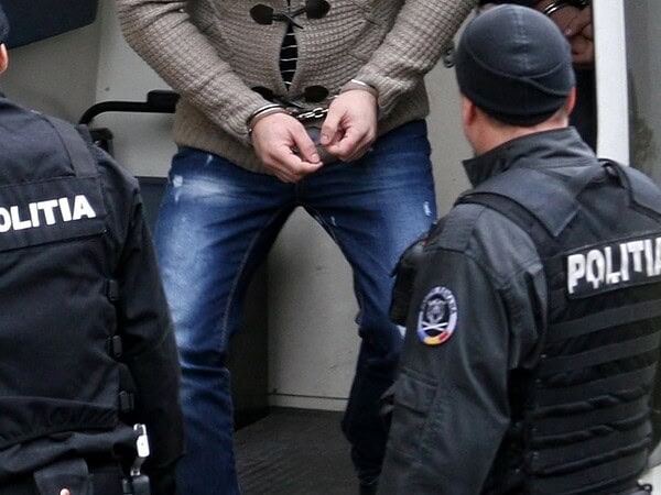 Noapte de groază la Babadag! Adolescent de 17 ani, arestat după ce a înjunghiat un copil de 13 ani. Victima a fost la un pas de moarte