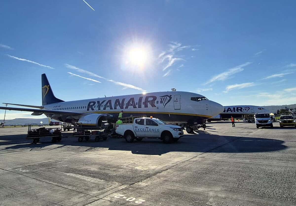 Incident pe pista din Cluj Napoca după aterizarea unui zbor Ryanair din cauza unei urgențe medicale
