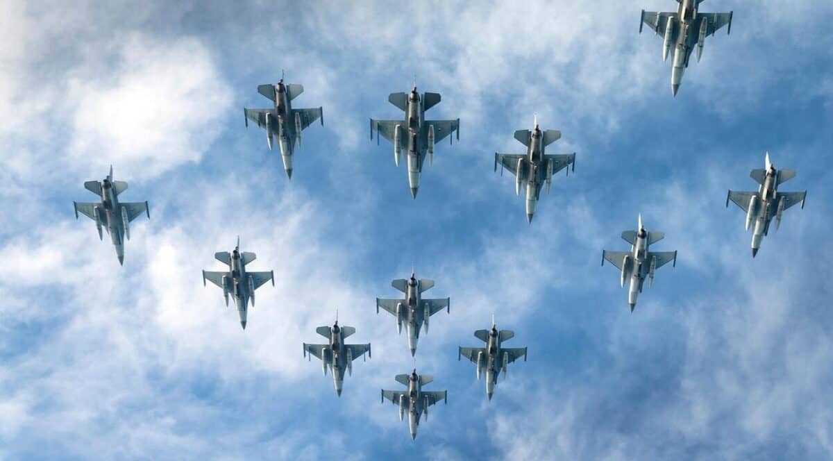 România primește 18 avioane F-16 de la Olanda pentru instruirea piloților NATO