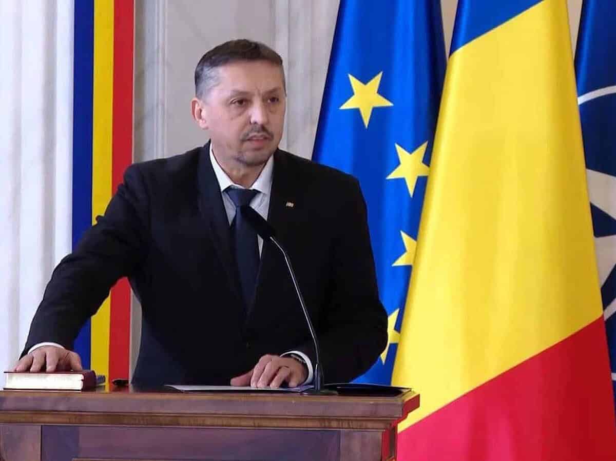 Daniel David demisionează din funcția de ministru al Educației după un an de mandat