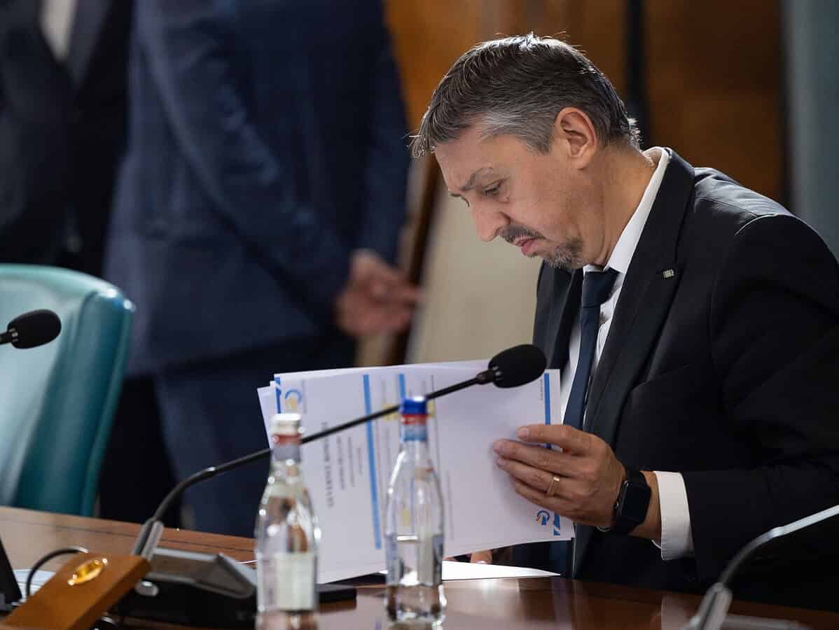 Scădere dramatică a elevilor cu burse de merit în primele luni ale anului școlar 2025-2026