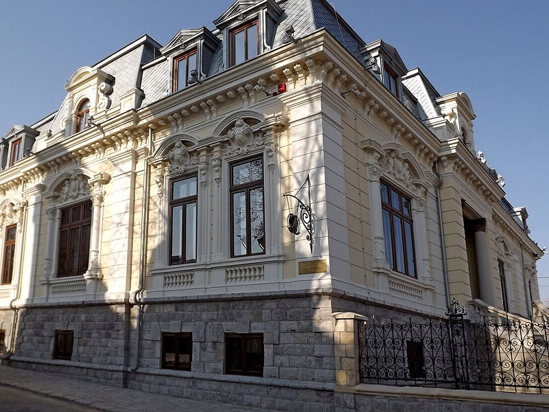 Dobrogea pe hărțile lumii: expoziție inedită și concert Trei Parale la Casa Avramide din Tulcea