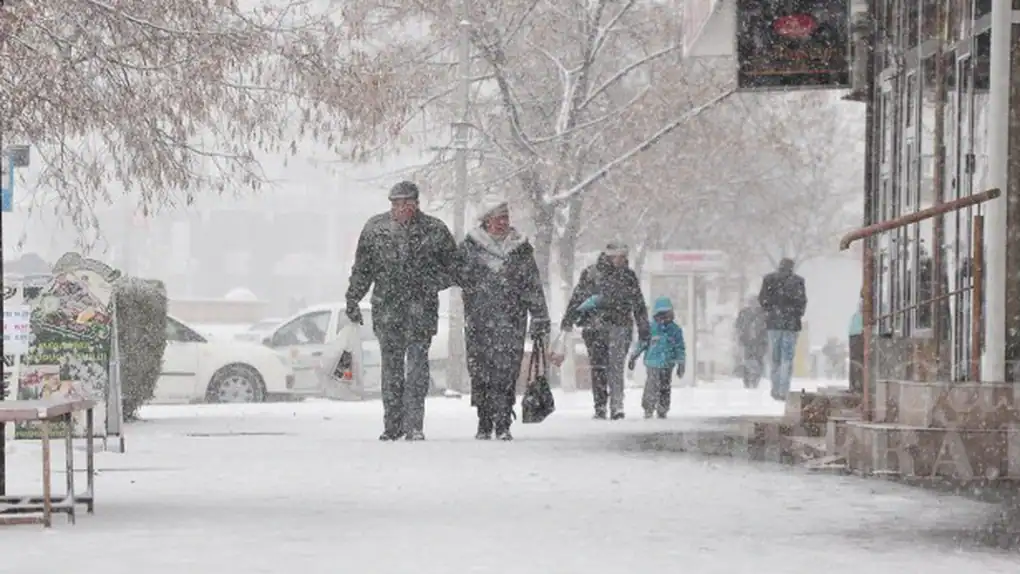 Val de frig sever afectează țara cu temperaturi extrem de scăzute și precipitații mixte