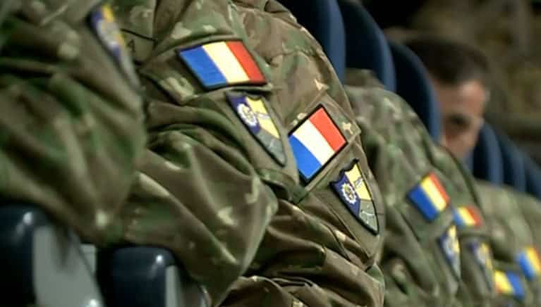 armata mapn uniforma